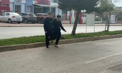 Karne almaya giderken kaza yapan lise öğrencilerinden biri öldü, diğeri ise yaralandı