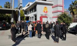 Karne için gittikleri anaokulunun iflas ettiğini öğrenen veliler, mağduriyetlerinin giderilmesini istiyor