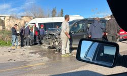 Osmaniye'de servis minibüsü ile hafif ticari araç çarpıştı: 7 yaralı