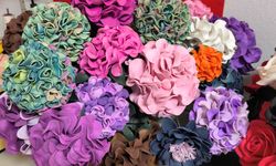 Toprakkale'de kadınlar eva çiçek kursuyla meslek ediniyor