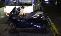 Yaya geçidinde motosiklet çarptı: 2 yaralı
