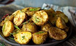 Fırındaki Patatesi Baştan Yazdıran Tüyo – Evde Deneyen Bir Daha Eskiye Dönmüyor