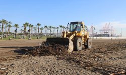 Akdeniz'de sel sularının etkileri temizleniyor