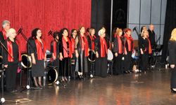 Antalya'da türkülü şarkılı konser