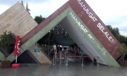 Antalya'yı sağanak vurdu; 7 ilçede okullar tatil edildi (6)