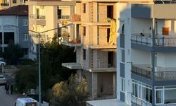 Asansör boşluğuna düşen işçi yaralandı