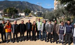 Başkan Vekili Özdemir, asfalt çalışmalarını yerinde inceledi