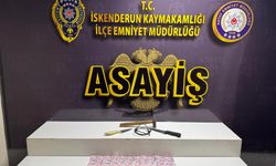 Buluştukları kadını bağlayıp cinsel saldırıda bulunduktan sonra parasını ve telefonunu gasbettiler