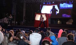 Büyükşehir Mobil Aşevi'nden sıcak yemek ikramı