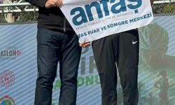 'Demir Adam' İzmir Duatlonu'nda birinci oldu