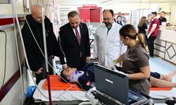 Isparta'da cezaevi ring aracı devrildi: 3 yaralı