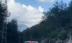 Kapıları açık ilerleyen otomobilin 15 yaşındaki sürücüsüne 60 bin lira ceza