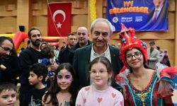 Kocagöz, Sömestir Festivali'nde çocuklarla buluştu