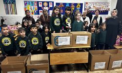 Mersin'de Minik öğrencilerden ihtiyaç sahiplerine ramazan yardımı