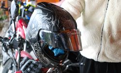 Motosikleti ile TIR'ın altında kalıp sıkışan kurye: Ekipmanlarım sayesinde hayattayım