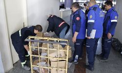 Otogarda ele geçirilen bozulmuş tatlılar imha edildi