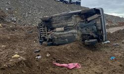 Otomobil şarampole yuvarlandı: 2 yaralı