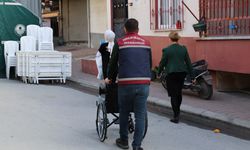 Toroslar'da tekerlekli sandalye ve engelli pusetleri ihtiyaç sahiplerine ulaştı