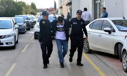 Açılır tavanından çıktığı otomobili ayağıyla kullandı: Yaptığımın yanlış olduğunun farkındayım