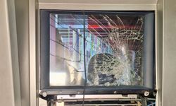 Adana'da ATM'ye zarar veren şüpheli yakalandı; olay anı kamerada