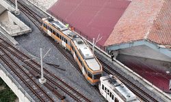 Adana'da metro vagonu seyir halindeyken raydan çıktı; kazada yaralanan olmadı