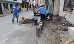 Akdeniz'de yol ve kaldırım çalışmaları devam ediyor