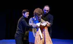 AŞT Dünya Tiyatro Günü'nü üç ayrı sahnede üç farklı oyunda kutladı