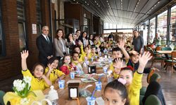 Atık pil toplayan öğrencilere pizza ikramı