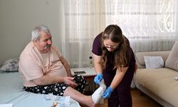 Başkan Uysal: Muratpaşa'da herkese uzanan bir el var