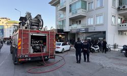 Daire yangında zarar gördü