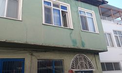 Evinde ölü bulundu