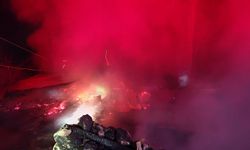 Feke'de ev yangını