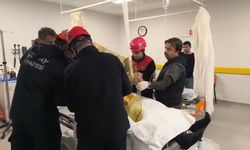 Göğüs boşluğuna saplanan demir parça, operasyonla çıkarıldı