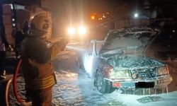 Hatay'da seyir halindeki otomobil yandı