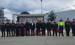 Kaymakam Şahin, güvenlik güçleri ve vatandaşlarla bayramlaştı