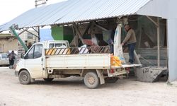 Korkuteli'de hayvancılar kendi yemini üretiyor