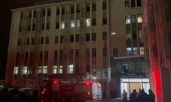 Mersin'de İl Emniyet Müdürlüğü ek binasında çıkan yangın söndürüldü