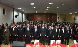 Öğrencilerden 'İstiklal Destanımız' gösterimi