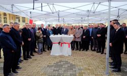 Protokol camide bayramlaştı