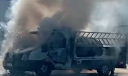 Seyir halindeki kamyonet yandı