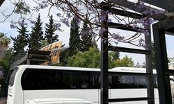 TIR dorsesinin çarparak parçaladığı yaya üst geçidinin yerine, yenisinin yapılmasını istiyorlar