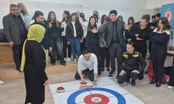 Üniversitede floor curling tanıtımı