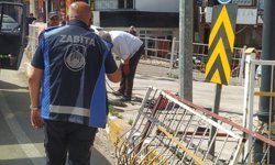 11 Mayıs Şehitler Anıtı'nın kazada zarar gören korkulukları onarıldı