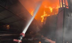 Adana'da geri dönüşüm tesisinde yangjn