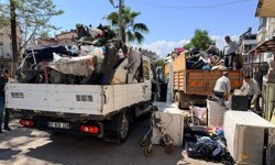 Aynı evden 3 yılda 20 kamyon çöp çıkarıldı