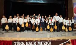 Bağlama kursiyerlerinden eşsiz konser