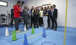 Başkan Vekili Özdemir'den güreşçilere yeni sezon öncesi moral ziyareti