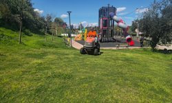 Çukurova Belediyesi'nden park ve yeşil alanlarda yoğun mesai