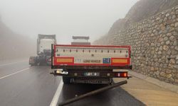 Doktor çift ve çocuklarının bulunduğu otomobil, TIR ile çarpıştı: 1 ölü, 3 yaralı / Ek Fotoğraflar