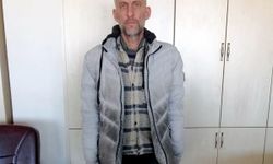 Dolandırdığı kişilerden aldığı ürünleri seyyar tezgahında satarken yakalandı